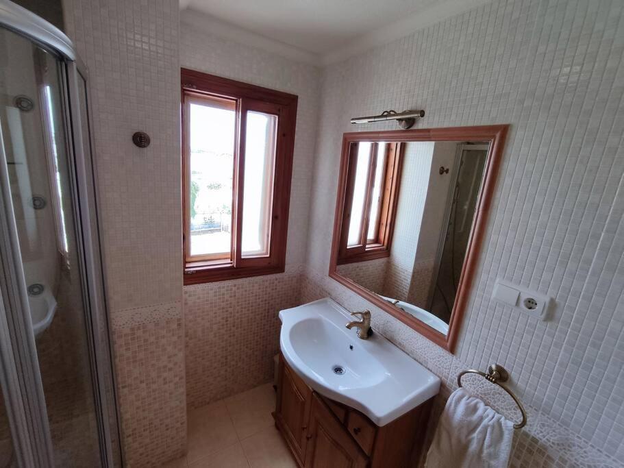 Apartamento Comodo A 300 Metros De La Playa Santa Pola Exterior foto